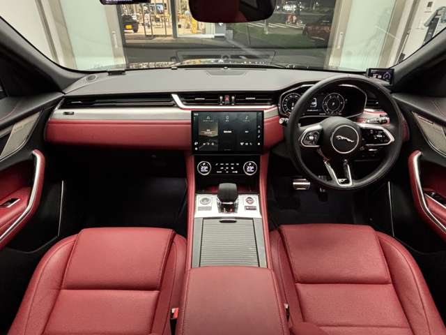 Jaguar F-Pace 3