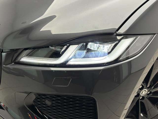 Jaguar F-Pace 4