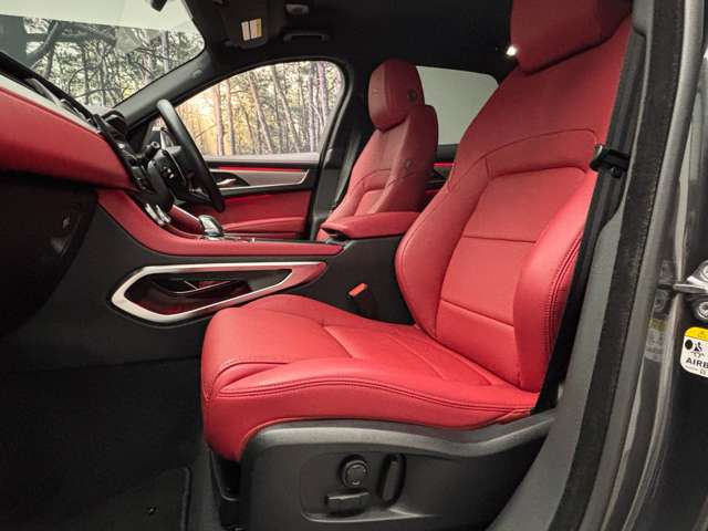 Jaguar F-Pace 5