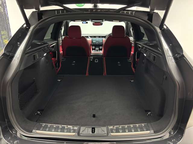 Jaguar F-Pace 8