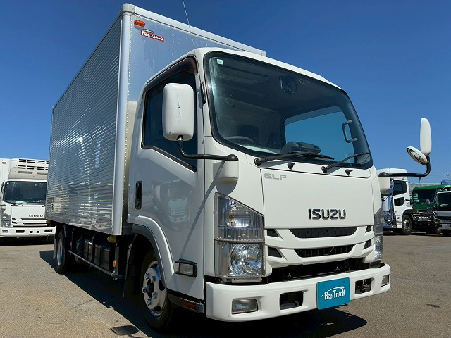 Isuzu Elf 3