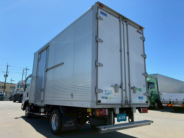 Isuzu Elf 7