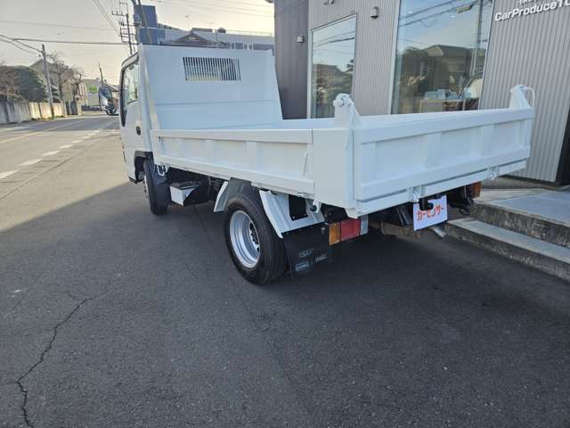 Isuzu Elf 6