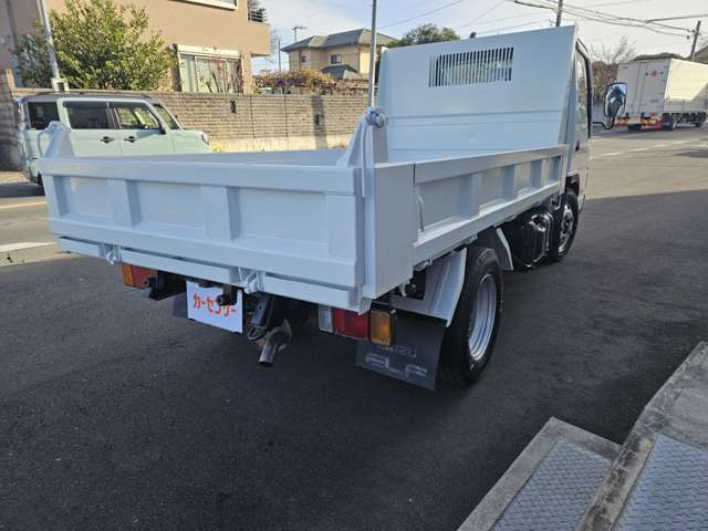 Isuzu Elf 8