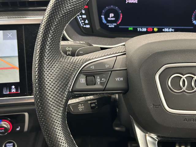 Audi Q3 8