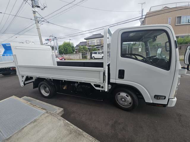 Isuzu Elf 7