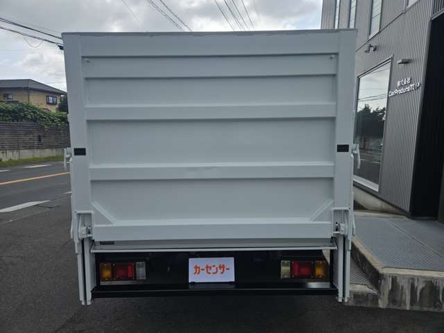 Isuzu Elf 9