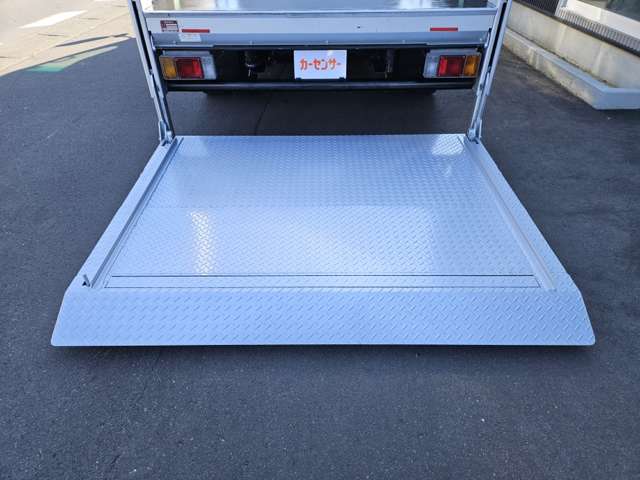 Isuzu Elf 12