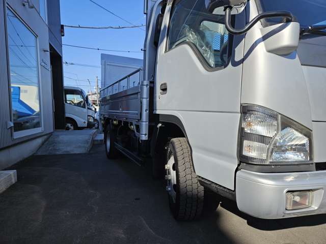 Isuzu Elf 4