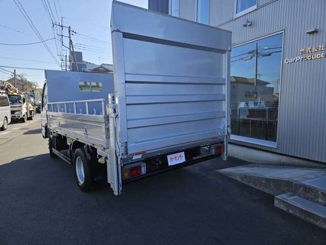 Isuzu Elf 6
