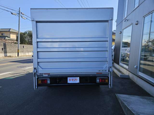 Isuzu Elf 7