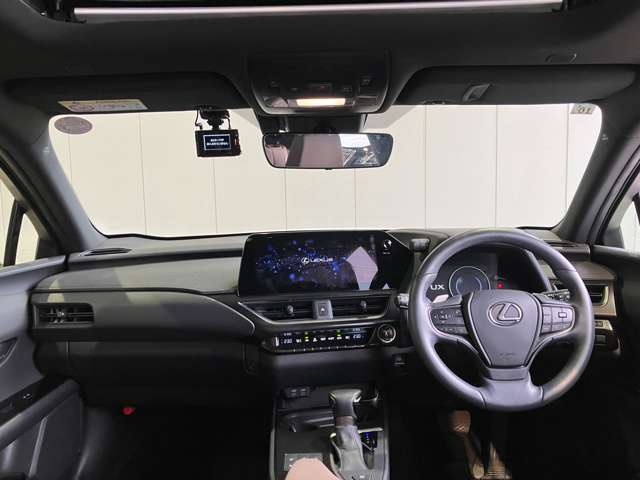 Lexus UX 7