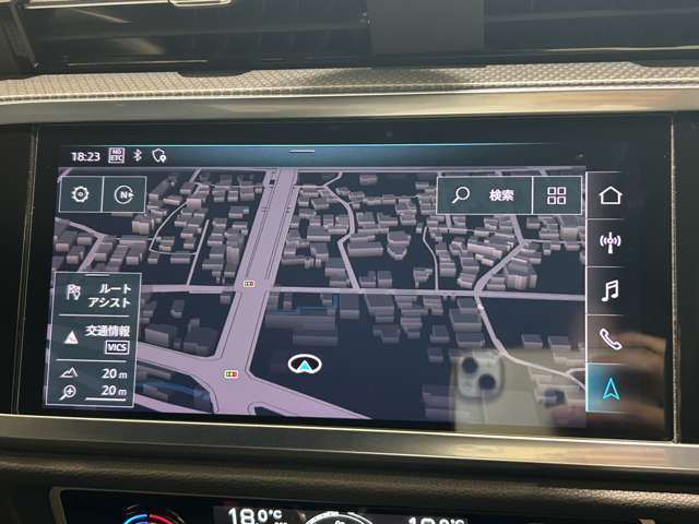 Audi Q3 11