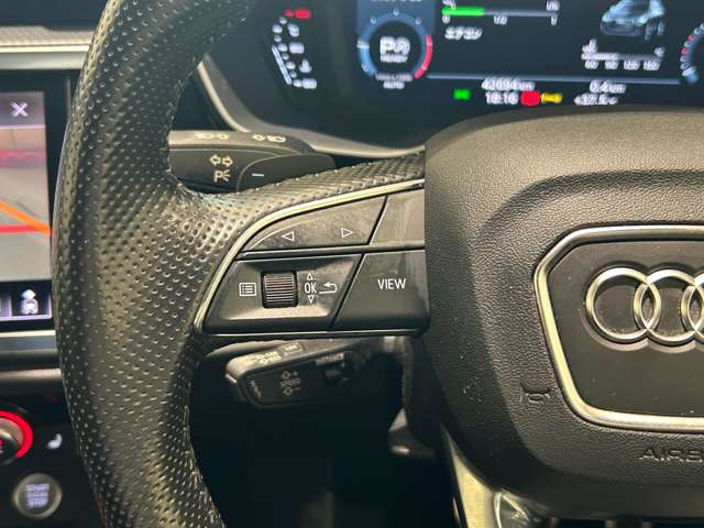 Audi Q3 4