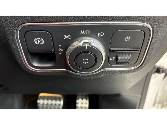 Mercedes-Benz GLB 11