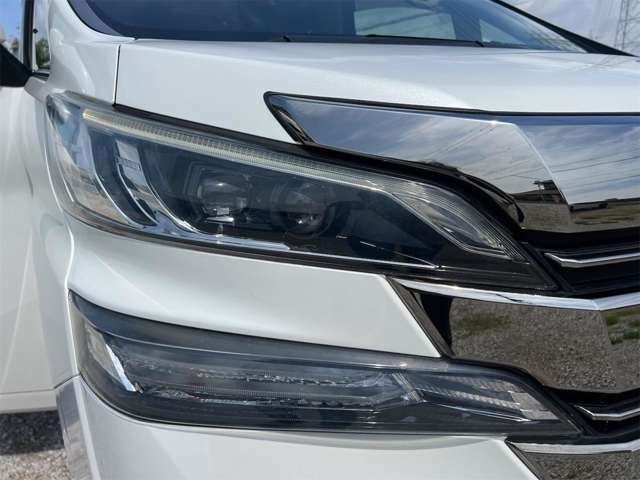 Toyota Vellfire 12