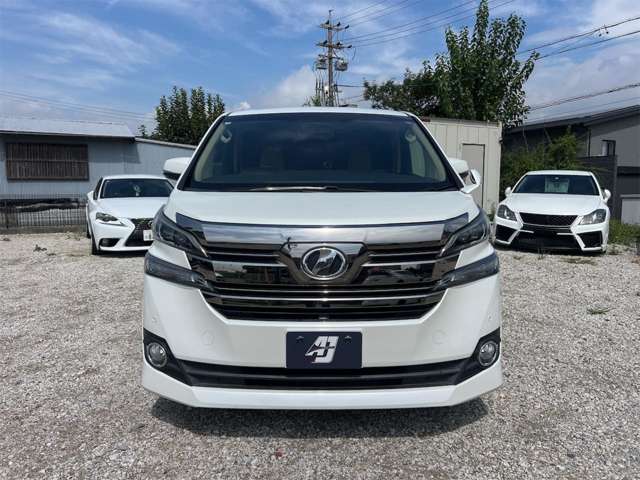 Toyota Vellfire 2