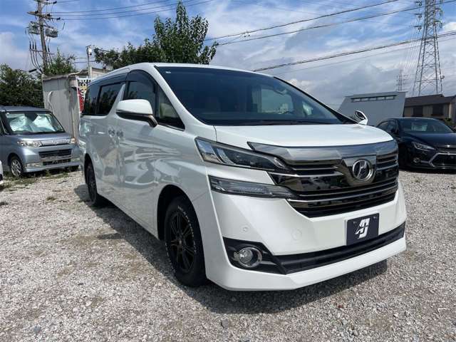 Toyota Vellfire 3