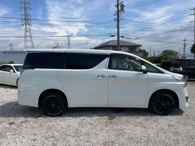 Toyota Vellfire 4