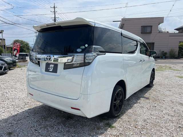 Toyota Vellfire 5