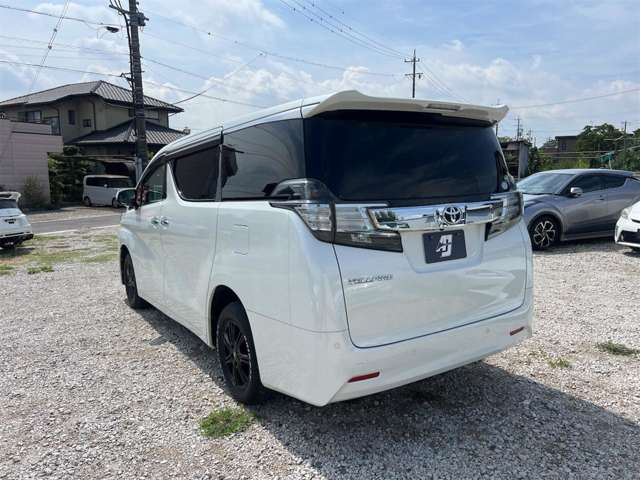 Toyota Vellfire 7