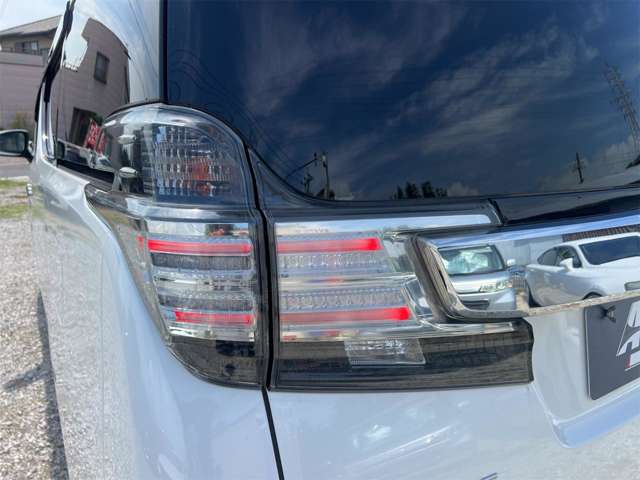 Toyota Vellfire 9