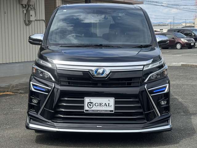 Toyota Voxy 3