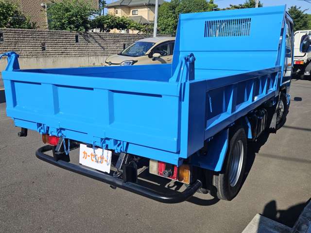 Isuzu Elf 8