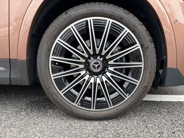 Mercedes-Benz GLA-Class 6