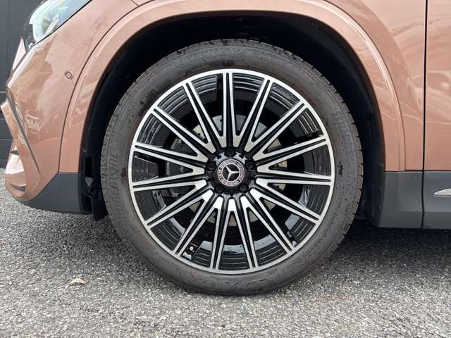 Mercedes-Benz GLA-Class 10