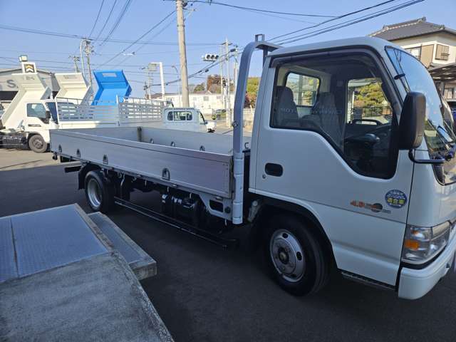 Isuzu Elf 4