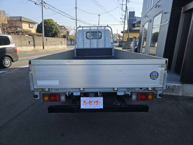 Isuzu Elf 7
