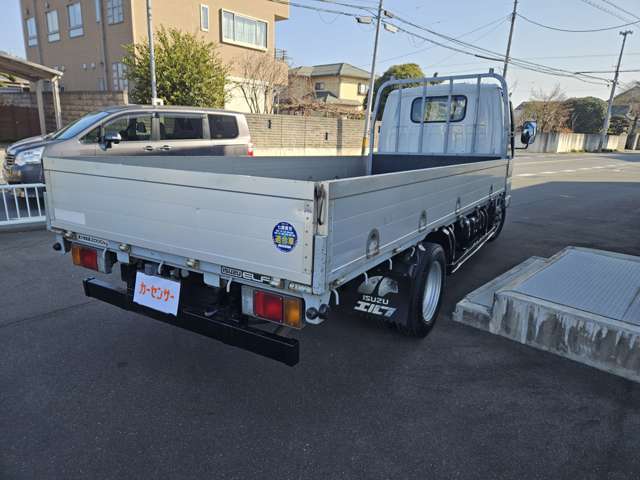 Isuzu Elf 8