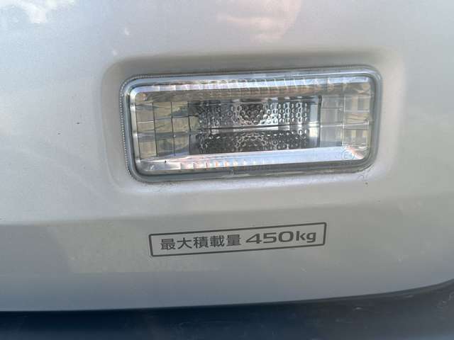 Nissan AD 9