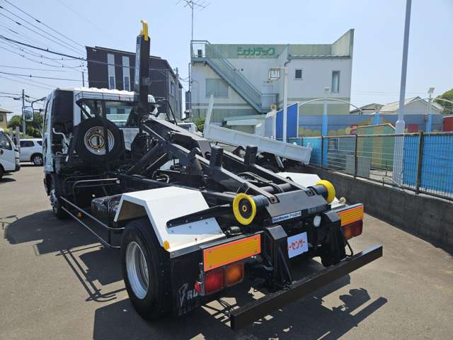 Mitsubishi Fuso Fighter 6