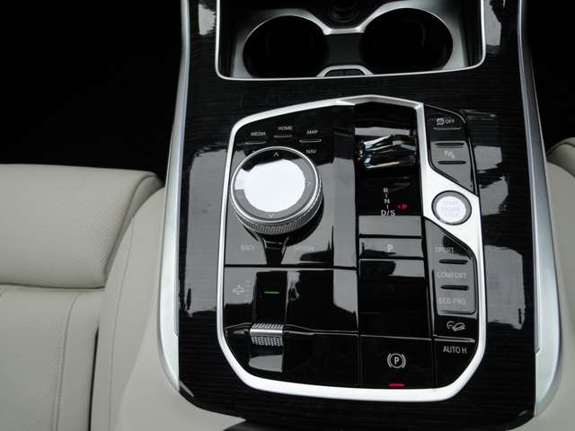 BMW X7 9