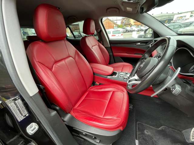 Alfa Romeo Stelvio 7