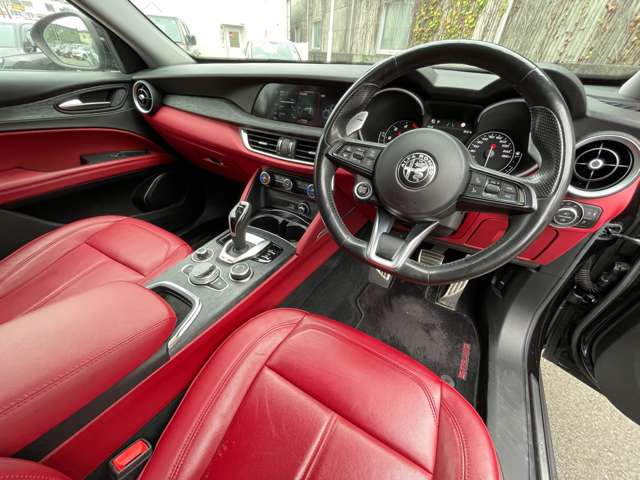 Alfa Romeo Stelvio 8