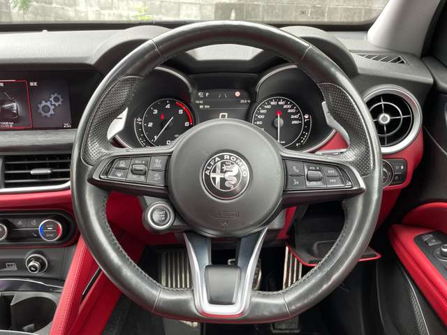 Alfa Romeo Stelvio 10