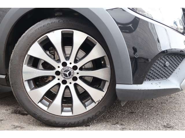 Mercedes-Benz E-Class All-Terrain 10