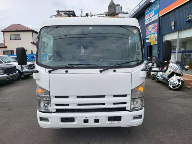 Isuzu Elf 2