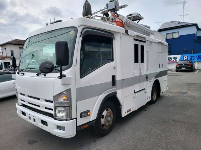 Isuzu Elf 3