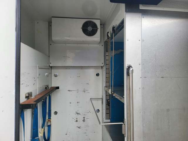 Isuzu Elf 8