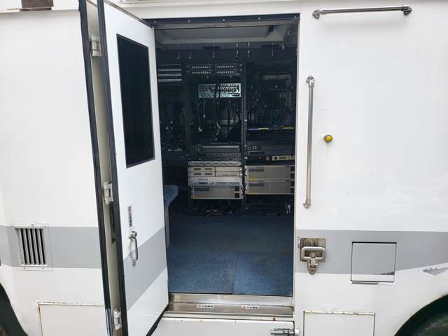 Isuzu Elf 9