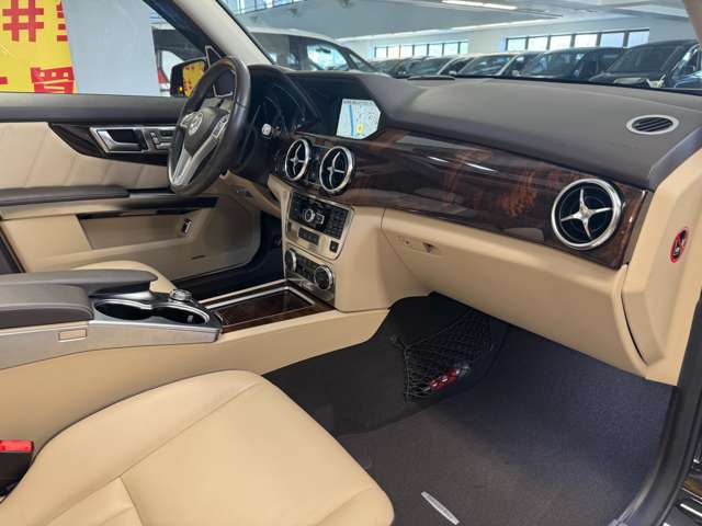 Mercedes-Benz GLK-Class 12