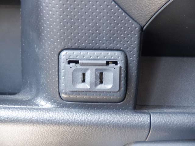 Nissan AD 10