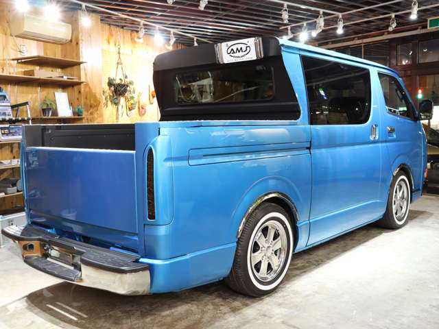 Toyota Hiace Van 11