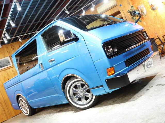 Toyota Hiace Van 12