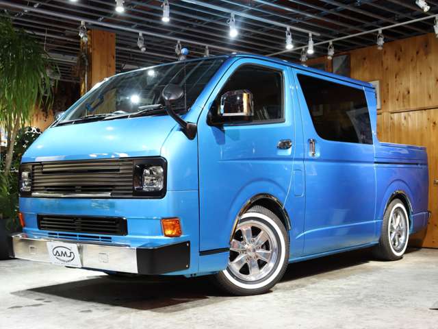 Toyota Hiace Van 5