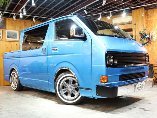 Toyota Hiace Van 7